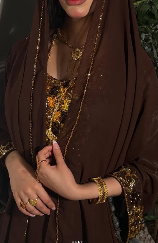 خام المخمل مع الشيفون