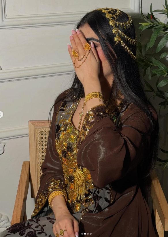 خام المخمل مع الشيفون