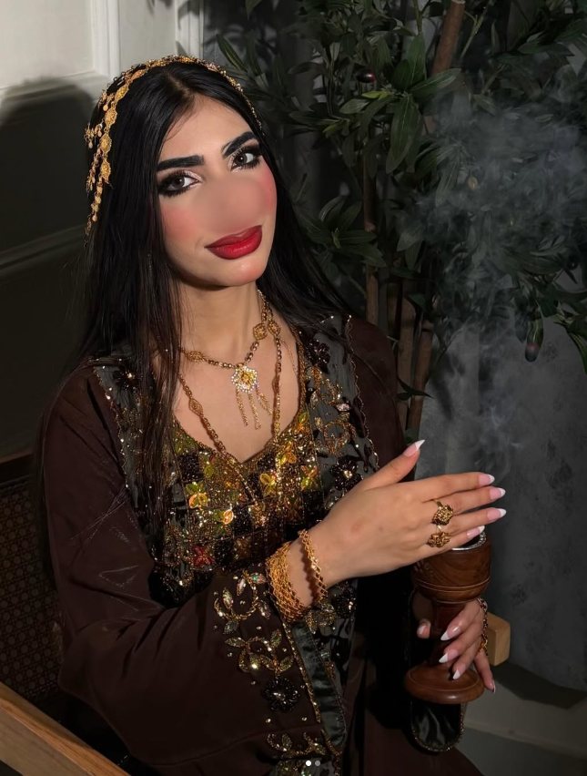 خام المخمل مع الشيفون