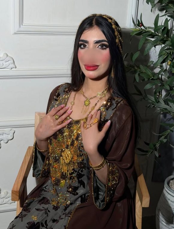 خام المخمل مع الشيفون
