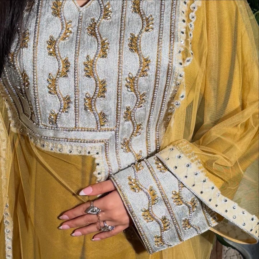 لبس صوري فخم خام حرير كاندي كريب مع تور مع شيلة
