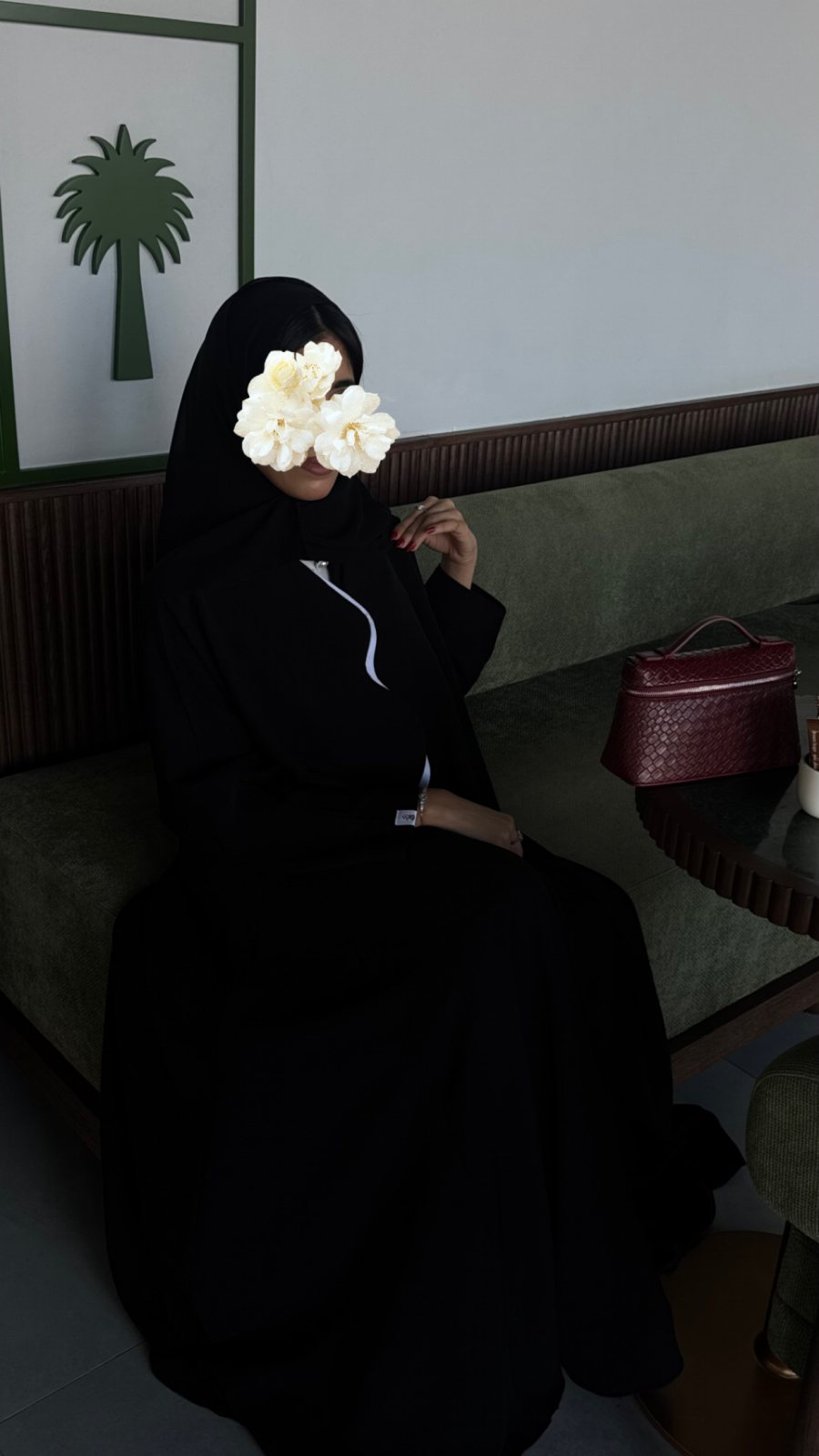 white line abaya