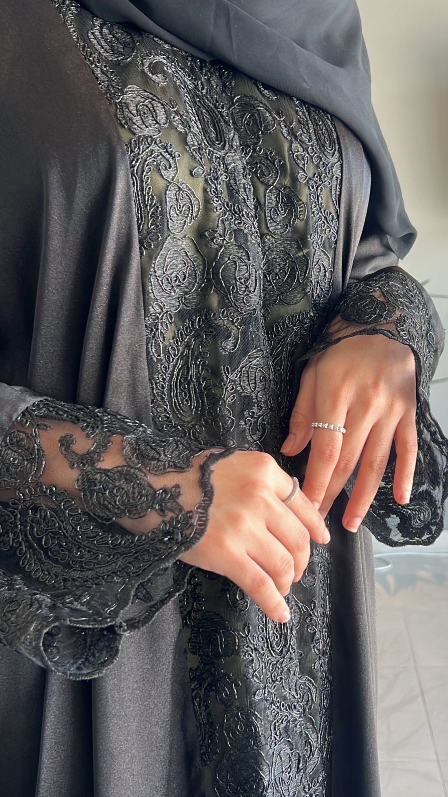 عبايه مخور
