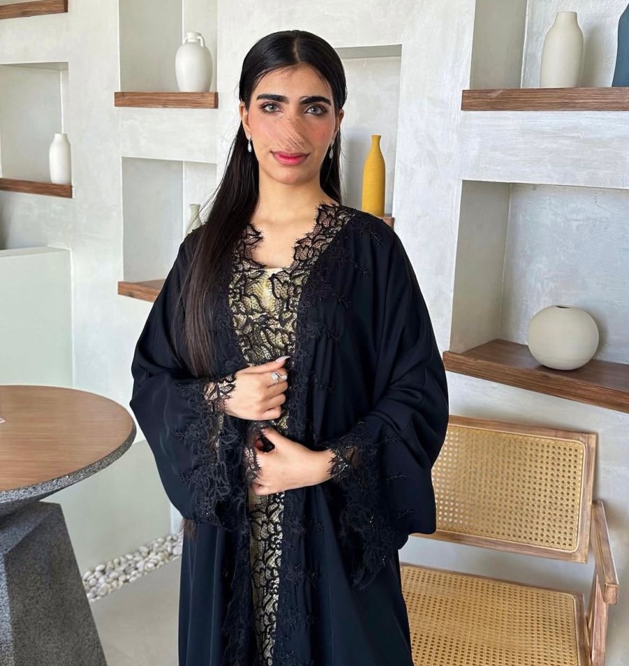 عباية بالخرز والدانتيل الأسود 🔥🖤