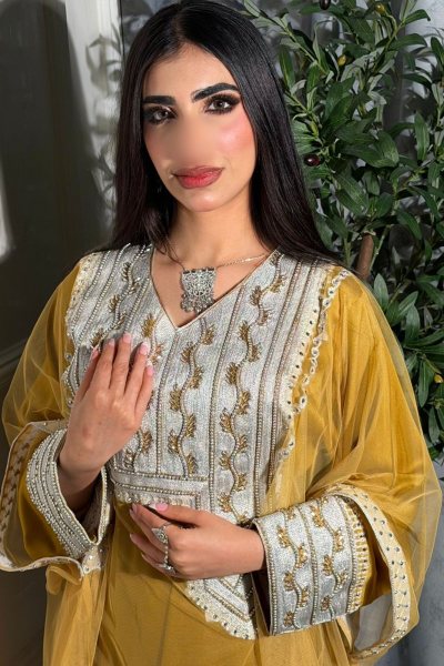 لبس صوري فخم خام حرير كاندي كريب مع تور مع شيلة