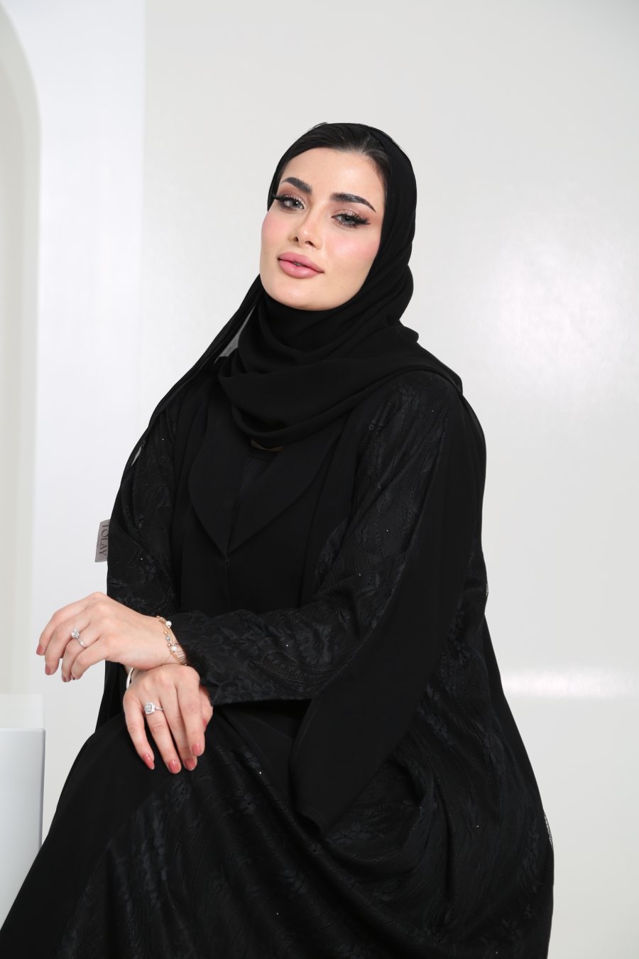 عبايا دانتيل